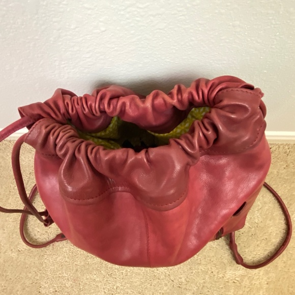 Aunts & Uncles Red Leather Drawstring Backpack Purse - Picture 15 of 16